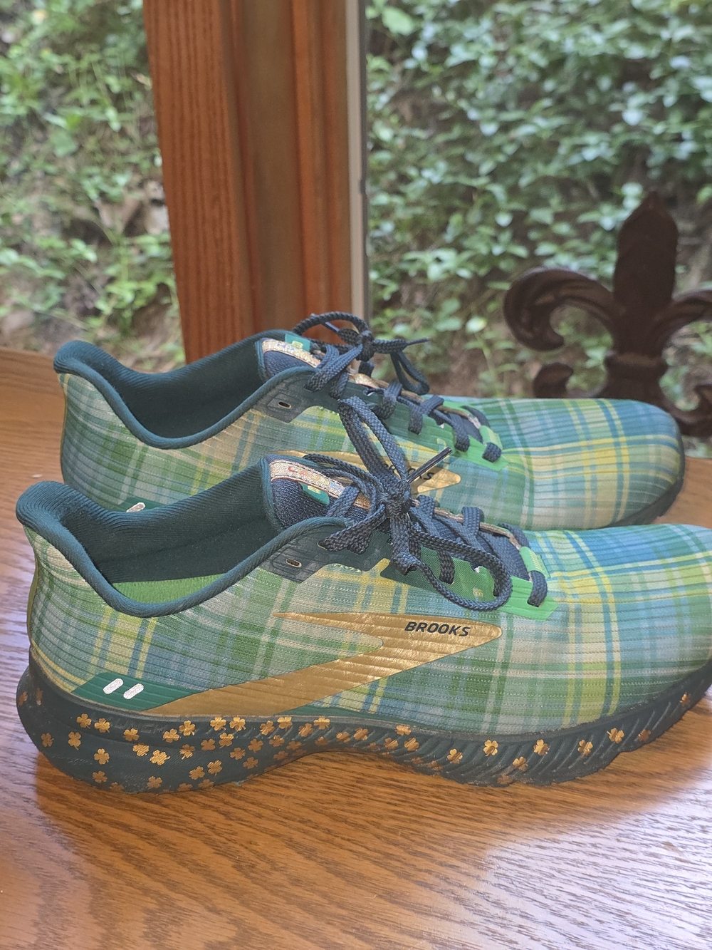 Brooks Limited Edition Launch GTS 8 Plaid Green and Teal Athletic Shoes Sz 10